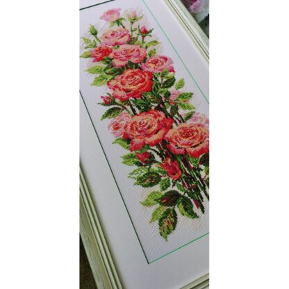 Kit point de croix RIOLIS 2067 Roses fleuries 20x50cm