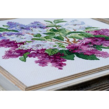 Kit point de croix RIOLIS 2030 Fleurs de lilas 40x40cm