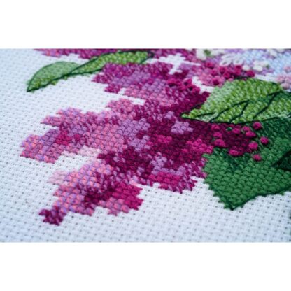 Kit point de croix RIOLIS 2030 Fleurs de lilas 40x40cm